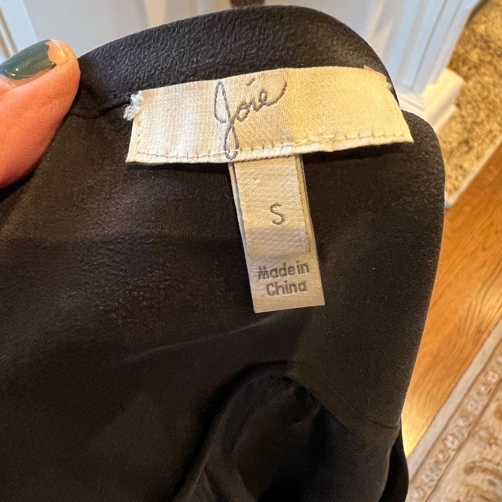 JOIE black 100% Silk manadarin collar top size small - Picture 2 of 11